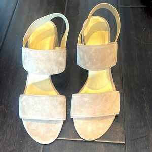 Stuart Weitzman new with tag shoes. Regularly $398. Suede nude block heels.